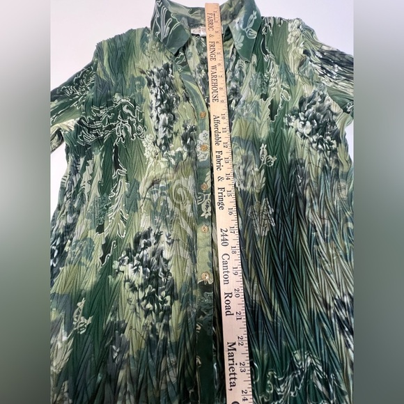 EK DESIGNS SIZE M GORGEOUS PATTERNED SHADES OF GREENS/GRAY 3/4 SLEEVE BUTTON UP - Picture 4 of 11